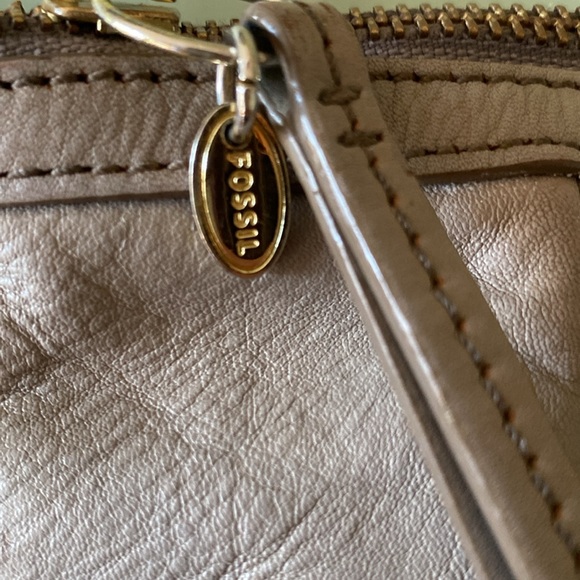 5/$30 Fossil Leather Zippered Gray/Mint/Orange Bag 12"W x 5 1/2"D x 11" T - Picture 4 of 15